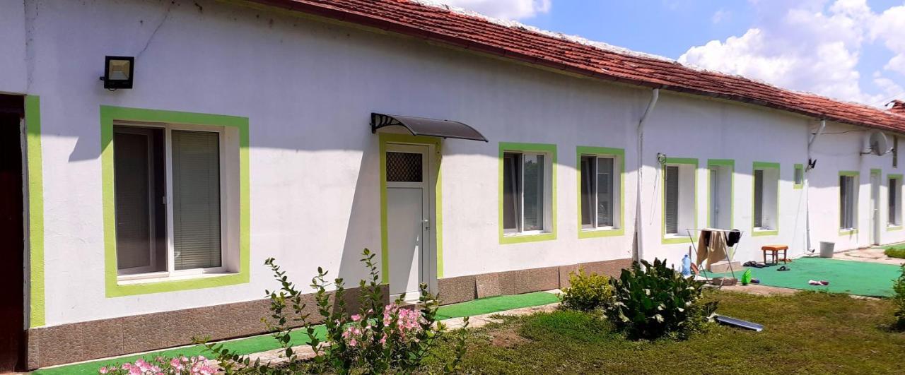 Guest Rooms Simona 2 Opanets ภายนอก รูปภาพ