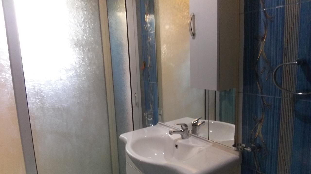 Guest Rooms Simona 2 Opanets ภายนอก รูปภาพ